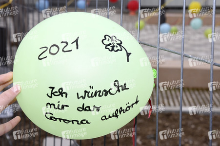 Luftballon-Aktion gegen Corona-Frust in Haar