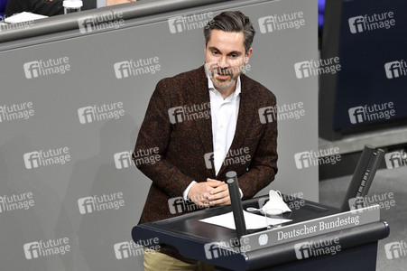 215. Sitzung des Deutschen Bundestages in Berlin