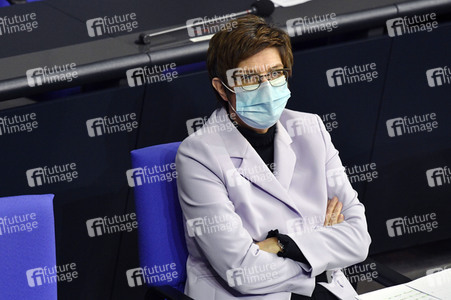 215. Sitzung des Deutschen Bundestages in Berlin