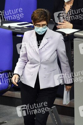 215. Sitzung des Deutschen Bundestages in Berlin