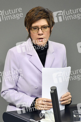 215. Sitzung des Deutschen Bundestages in Berlin