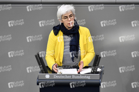 216. Sitzung des Deutschen Bundestages in Berlin