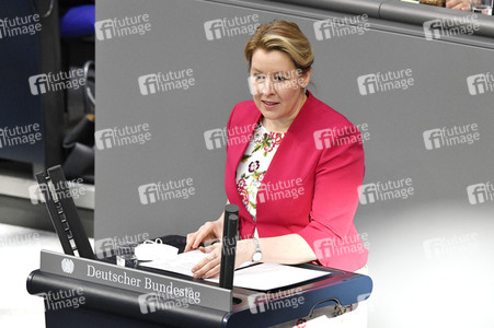 216. Sitzung des Deutschen Bundestages in Berlin