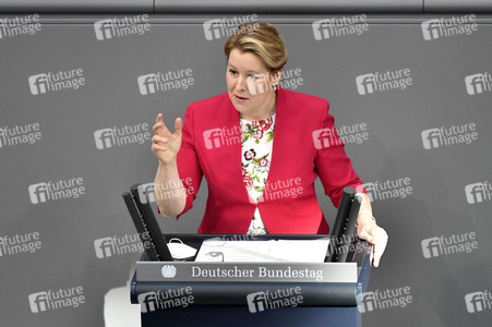 216. Sitzung des Deutschen Bundestages in Berlin