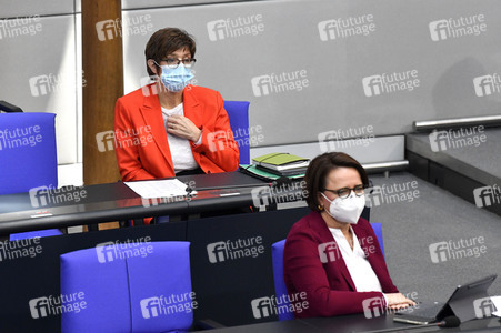 216. Sitzung des Deutschen Bundestages in Berlin