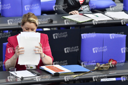 216. Sitzung des Deutschen Bundestages in Berlin