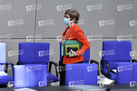 216. Sitzung des Deutschen Bundestages in Berlin