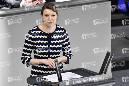 216. Sitzung des Deutschen Bundestages in Berlin