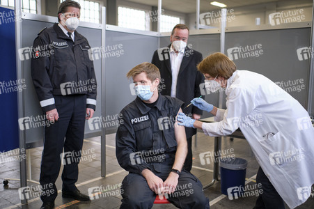 Priorisierte Impfung von Polizeibediensteten in Hannover