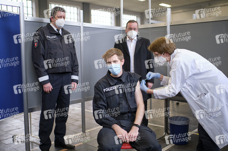 Priorisierte Impfung von Polizeibediensteten in Hannover