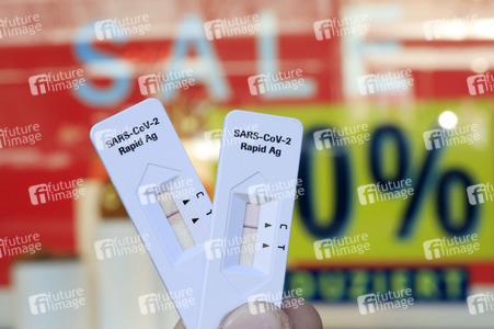 Symbolfoto Corona-Schnelltest