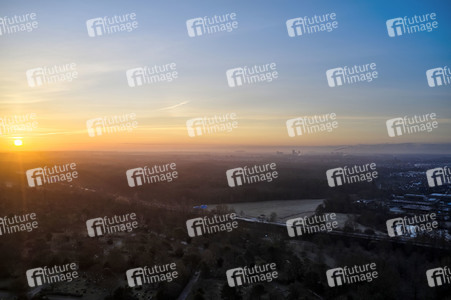 Sonne und Mond über Hannover