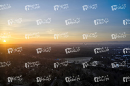 Sonne und Mond über Hannover