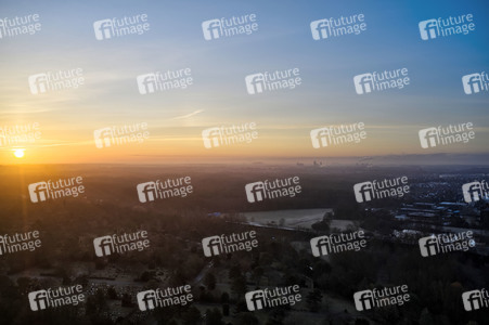 Sonne und Mond über Hannover
