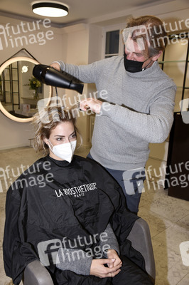 Friseurbesuch von Sarah Valentina Winkhaus in München