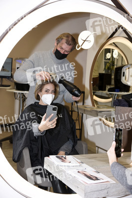 Friseurbesuch von Sarah Valentina Winkhaus in München