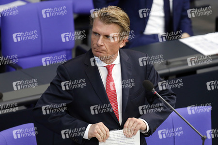 208. Sitzung des Deutschen Bundestages in Berlin