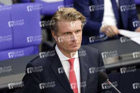 208. Sitzung des Deutschen Bundestages in Berlin