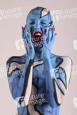 'Internationaler Tag der Farbe / International Color Day'-Bodypainting