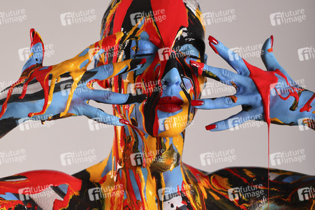'Internationaler Tag der Farbe / International Color Day'-Bodypainting