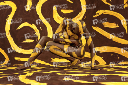 'Internationaler Tag der Farbe / International Color Day'-Bodypainting