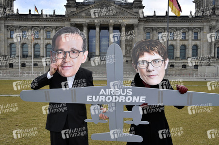 Protestaktion 'Keine Kampfdrohnen für die Bundeswehr!' in Berlin