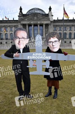 Protestaktion 'Keine Kampfdrohnen für die Bundeswehr!' in Berlin