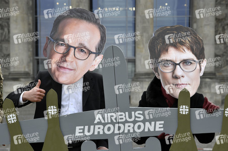 Protestaktion 'Keine Kampfdrohnen für die Bundeswehr!' in Berlin