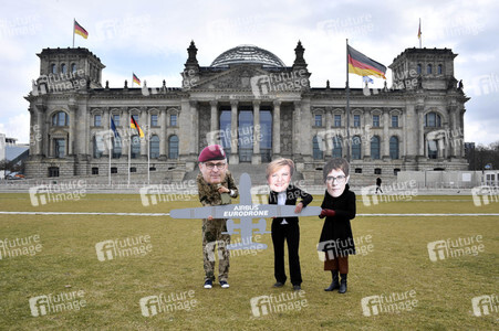 Protestaktion 'Keine Kampfdrohnen für die Bundeswehr!' in Berlin