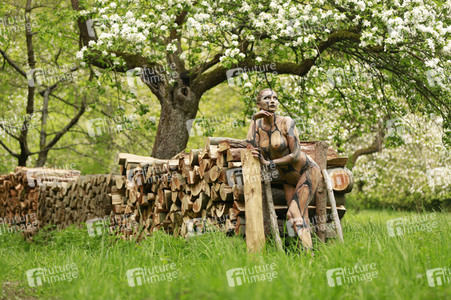 'Welttag des Holzes / World Wood Day'-Bodypainting