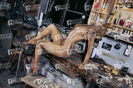 'Welttag des Holzes / World Wood Day'-Bodypainting