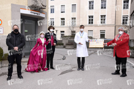 Spendenscheckübergabe an das Dr. von Haunersche Kinderspital in München