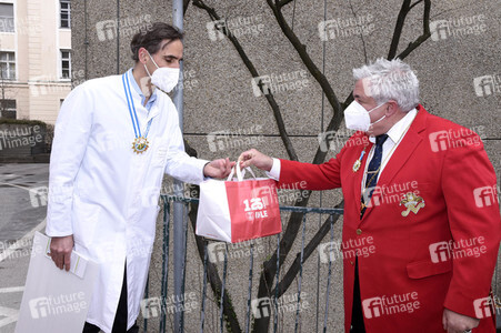 Spendenscheckübergabe an das Dr. von Haunersche Kinderspital in München