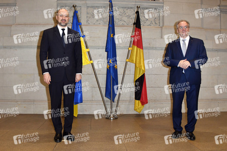Fototermin mit Reiner Haseloff und Denys Schmyhal in Berlin