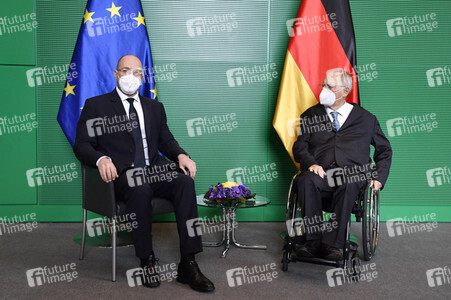 Fototermin mit Wolfgang Schäuble und Denys Schmyhal in Berlin