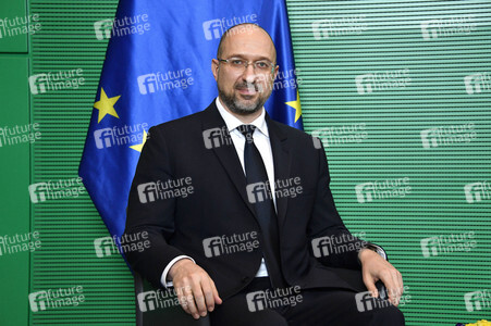Fototermin mit Wolfgang Schäuble und Denys Schmyhal in Berlin