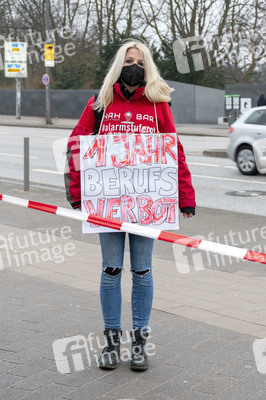 Alarmstufe Rot - Alster in Flammen in Hamburg