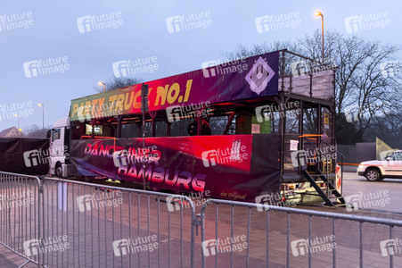 Alarmstufe Rot - Alster in Flammen in Hamburg