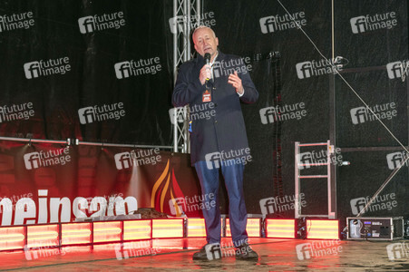 Alarmstufe Rot - Alster in Flammen in Hamburg