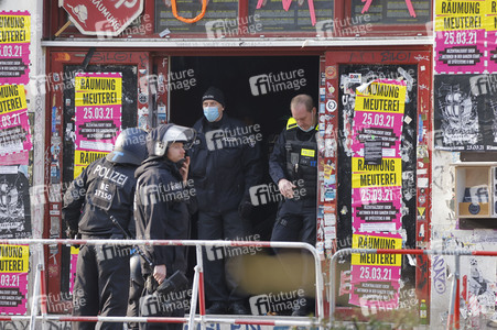 Räumung der Kiezkneipe 'Meuterei' in Berlin