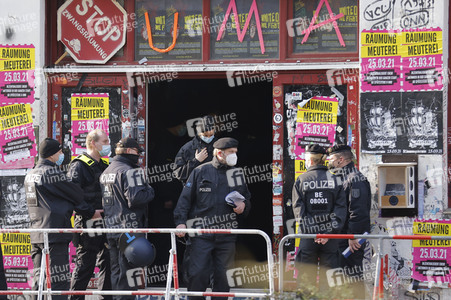 Räumung der Kiezkneipe 'Meuterei' in Berlin