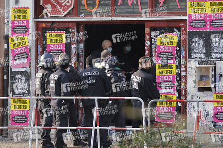 Räumung der Kiezkneipe 'Meuterei' in Berlin