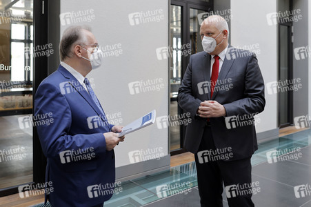 Übergabe des Tätigkeitsberichts zum Datenschutz in Berlin