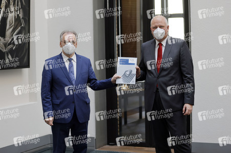 Übergabe des Tätigkeitsberichts zum Datenschutz in Berlin