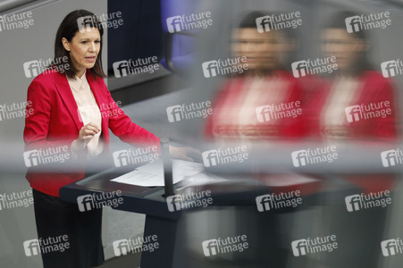 218. Sitzung des Deutschen Bundestages in Berlin