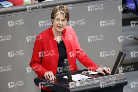 218. Sitzung des Deutschen Bundestages in Berlin