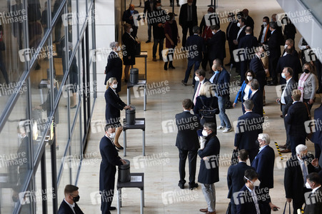 219. Sitzung des Deutschen Bundestages in Berlin