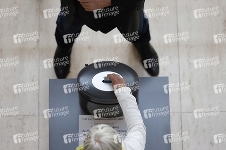 219. Sitzung des Deutschen Bundestages in Berlin