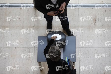 219. Sitzung des Deutschen Bundestages in Berlin