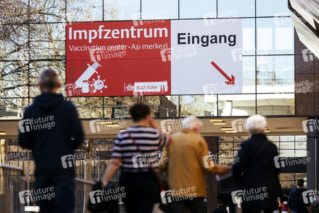Symbolfoto Impfzentrum Köln